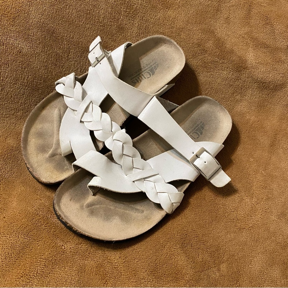 Cliffs Sandals Size 6 White Mountain Leather White Braided Buckle Strap Sandals